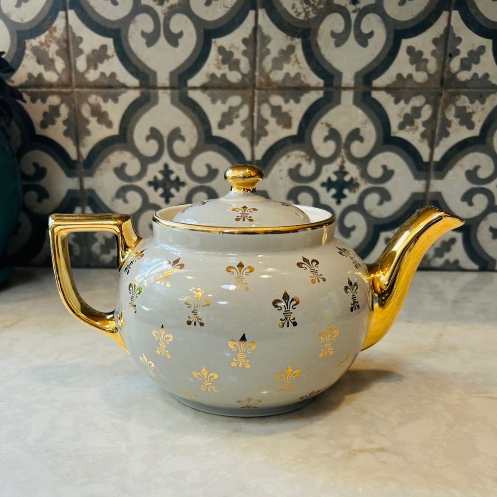 Vintage 1950s Era HALL Brand China Light Grey “Boston” Teapot- Made in USA- EUC